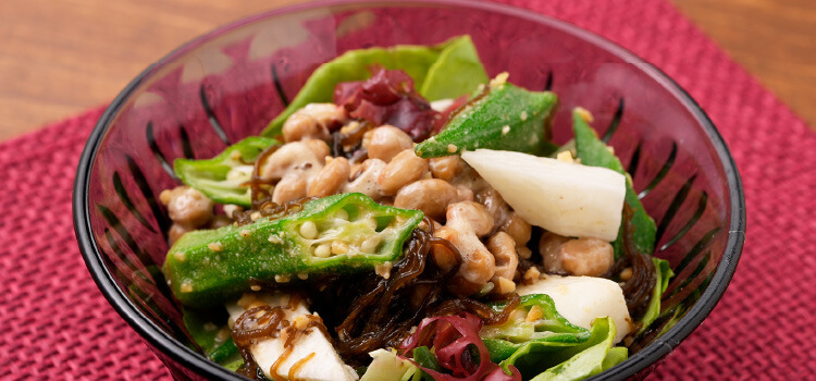 長いもとオクラのねばねば納豆サラダ