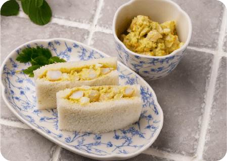 エビとアボカドのサンドイッチ