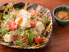 豆腐とじゃこの和風サラダわさびごまドレッシング