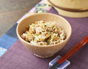 桜えびと青のり赤米ご飯