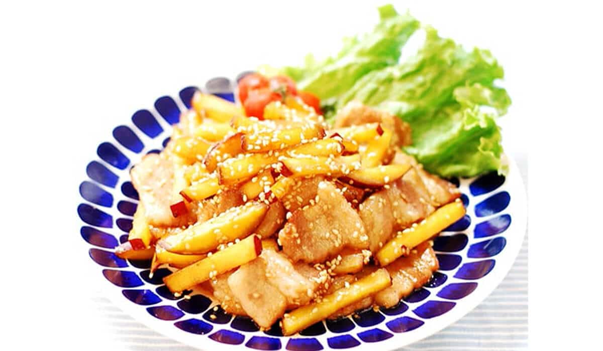 さつまいもと豚バラのごま炒め